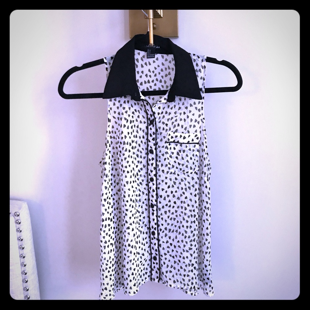 Forever Sleeveless Button Down Heart Pattern Sz S